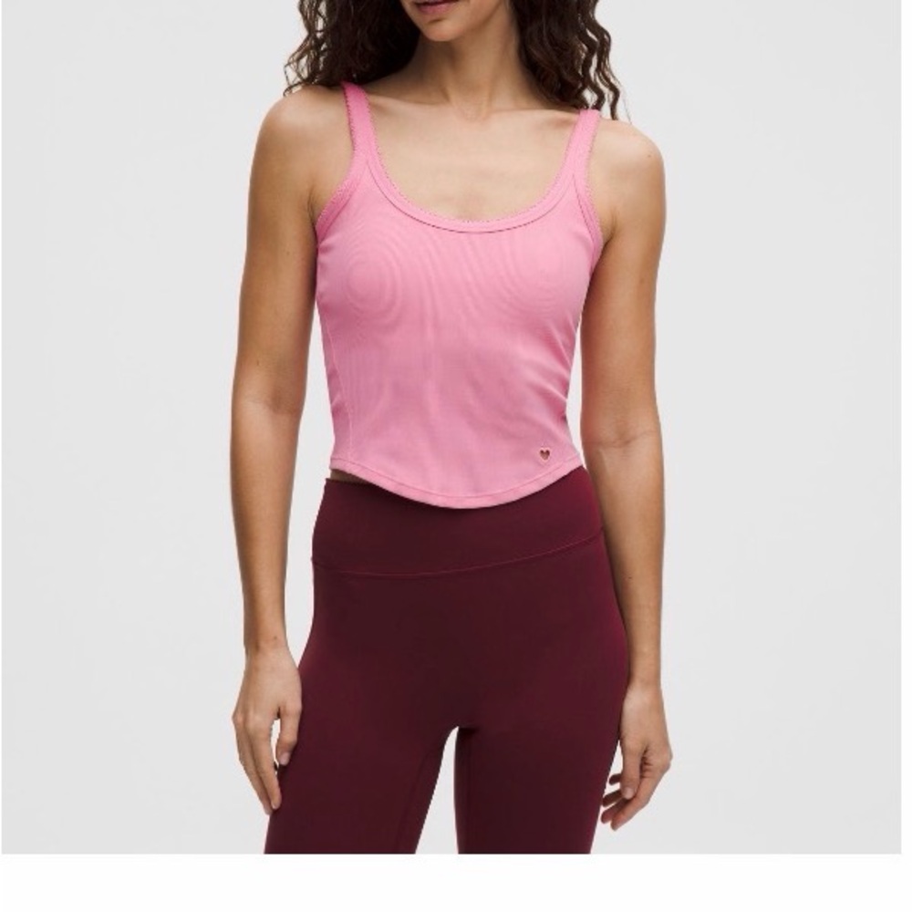 Lululemon Nulu Ribbed cropped Tank Top with heart, size small